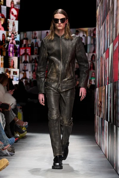 Look 4